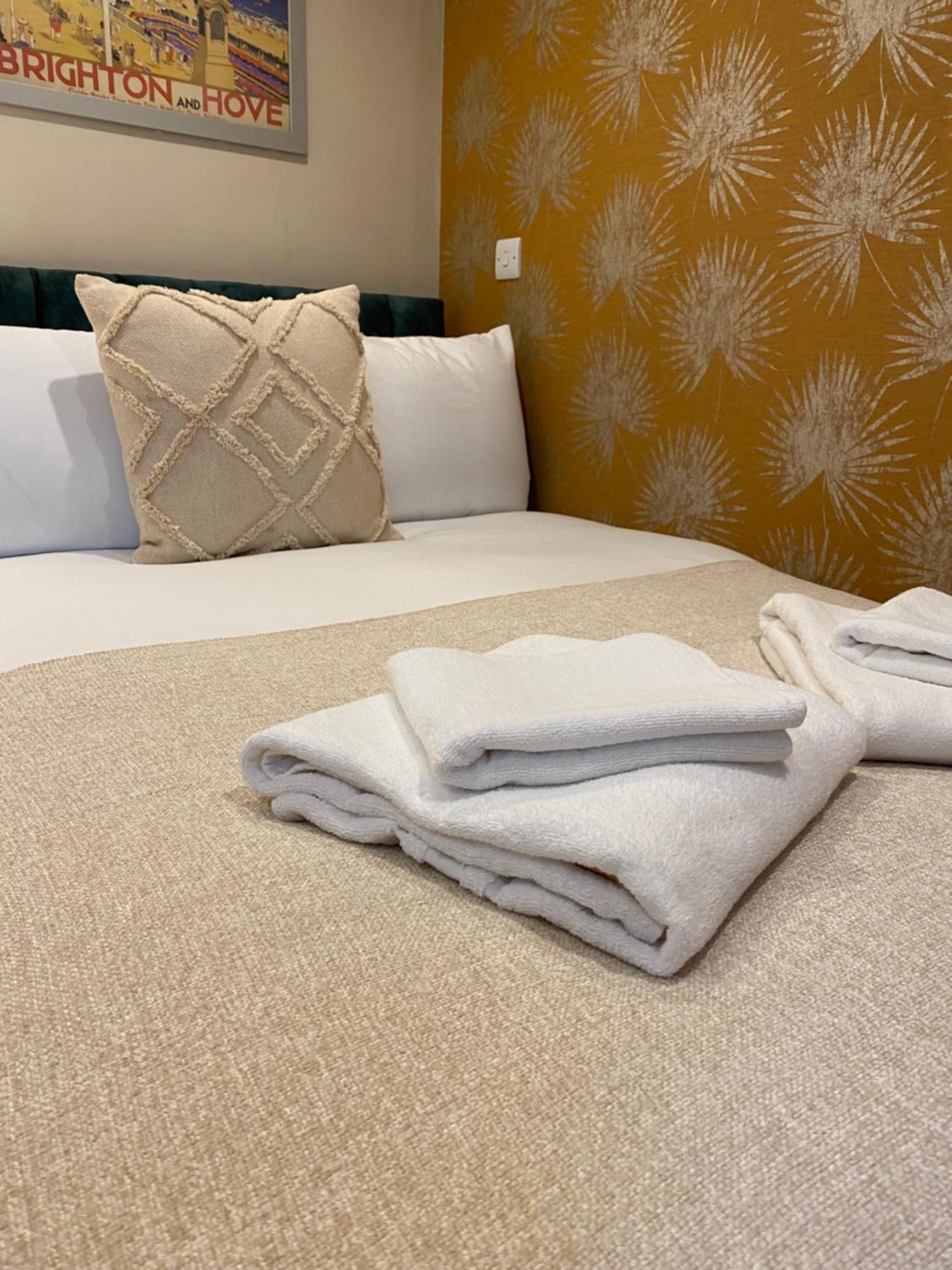 2-bed With Free Wifi, 2-minute Walk To & Pier Apartment