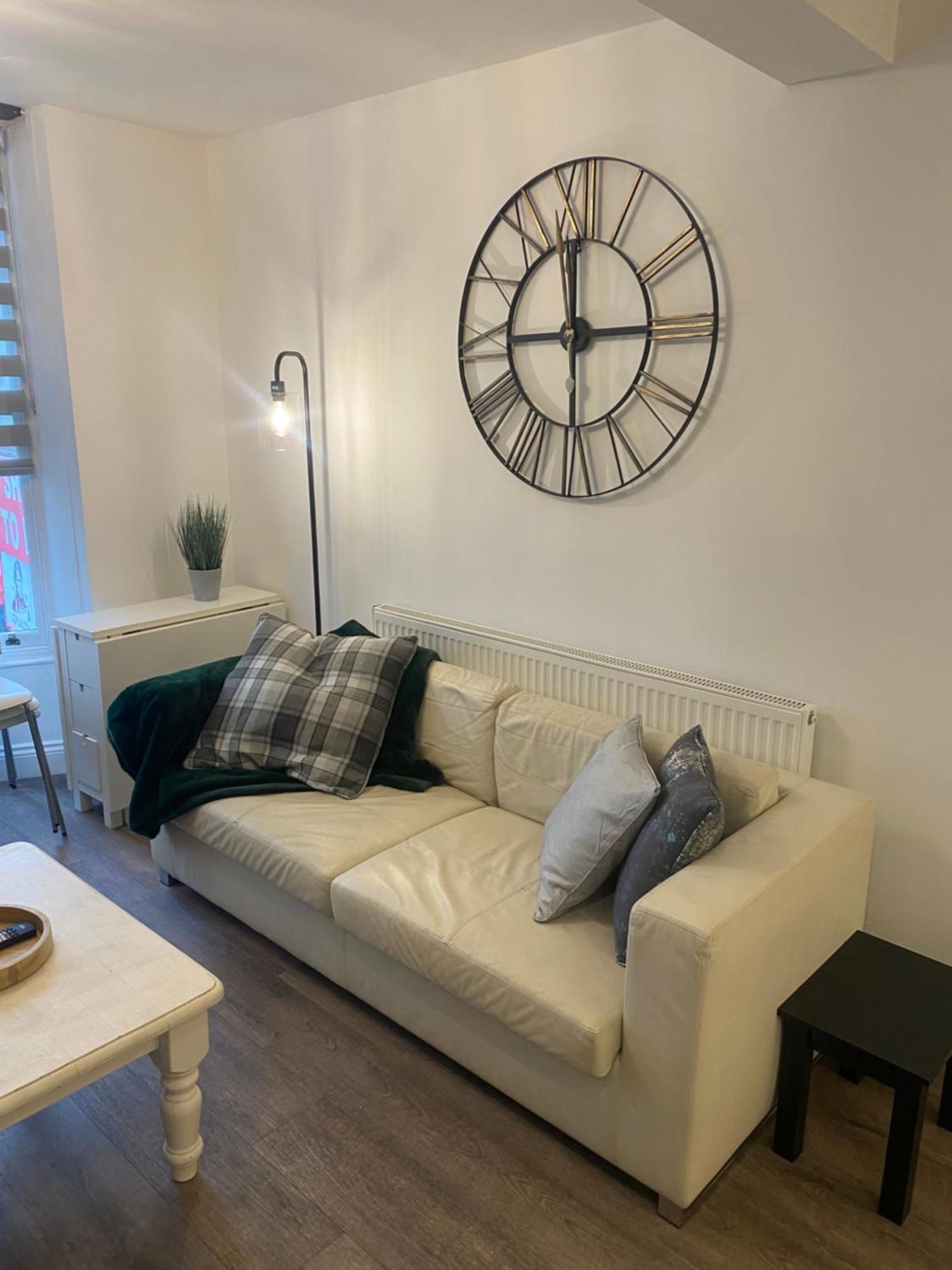 2-bed With Free Wifi, 2-minute Walk To & Pier Apartment