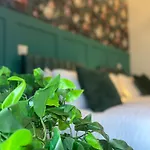 2-Bed Apartment With Free Wifi, 2-Minute Walk To Brighton Beach & Pier